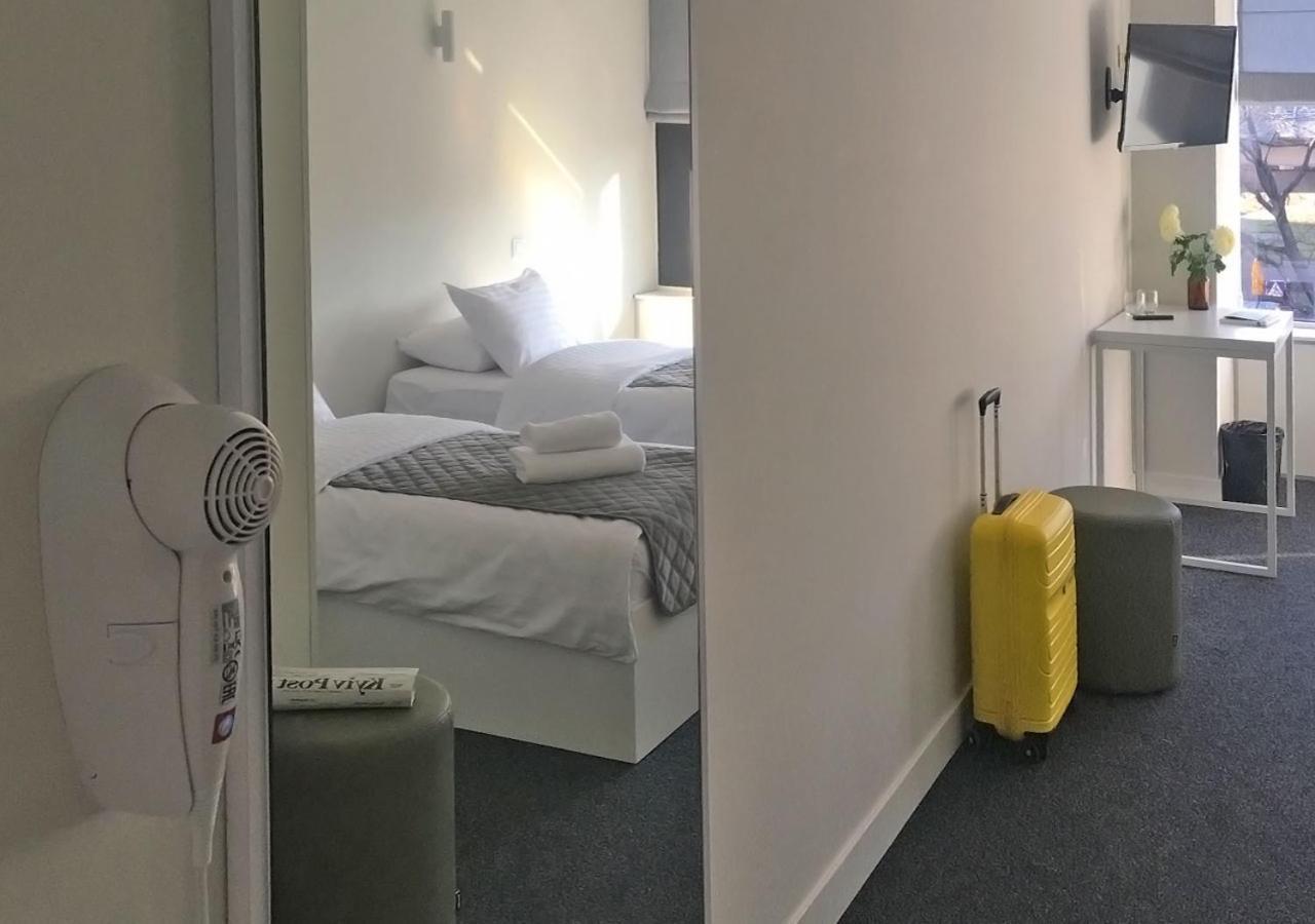 Kyivpasservis Hotel Exteriör bild